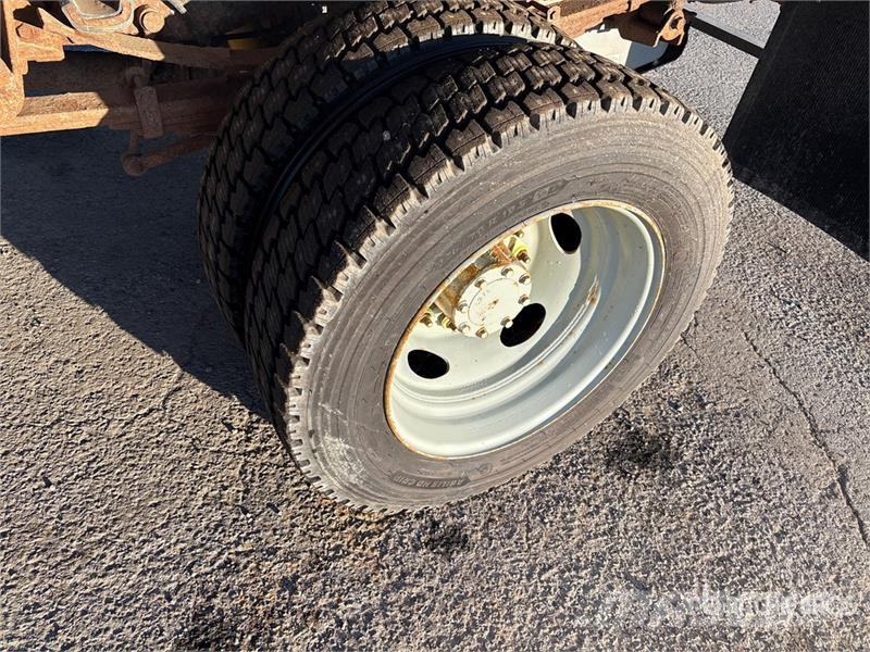 Ford F-550 XL 4x2 Crew Cab Utility Truck Bestelwagens met open laadbak