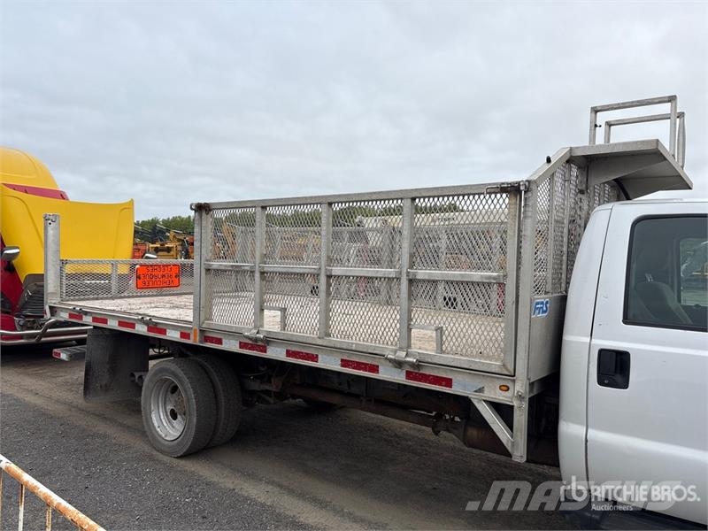 Ford F-550 XL 4x2 Flatbed Truck Flatbed / Dropside trucks