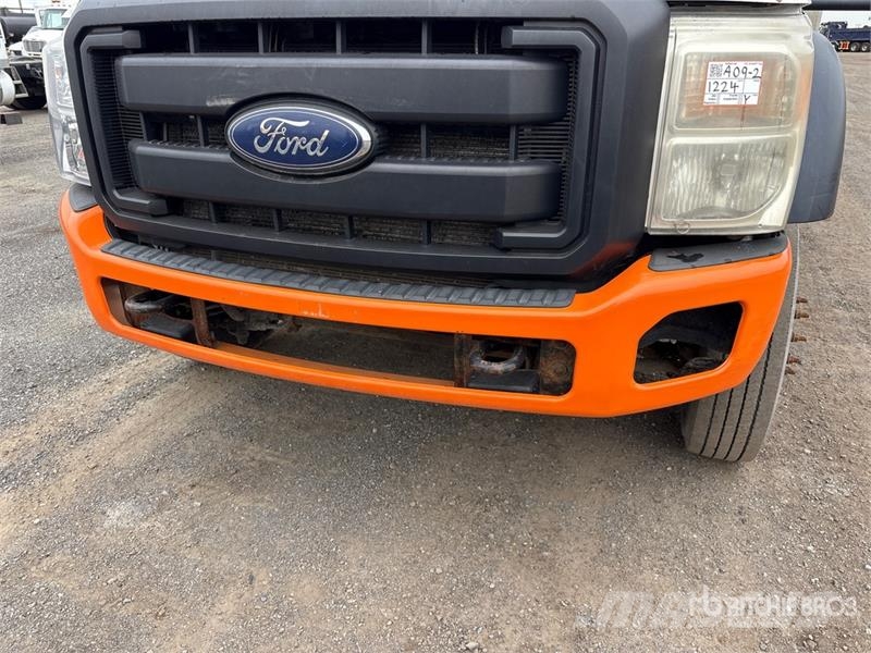 Ford F-550 XL 4x2 Flatbed Truck Flatbed / Dropside trucks