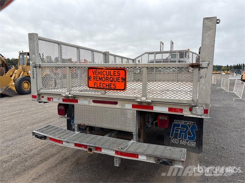 Ford F-550 XL 4x2 Flatbed Truck Flatbed / Dropside trucks