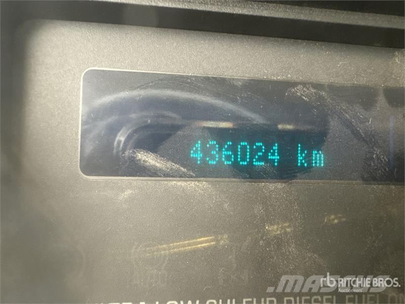 Ford F-550 XL 4x2 Flatbed Truck Flatbed / Dropside trucks