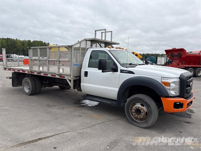 Ford F-550 XL 4x2 Flatbed Truck Flatbed / Dropside trucks