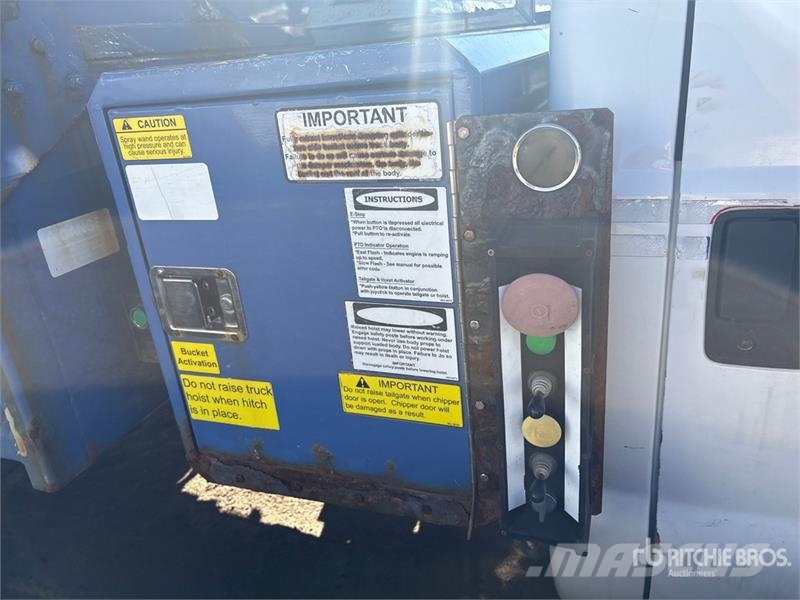 Ford F-550 XL 4x2 Rear Loader Waste Collection Truck (I Камиони за отпадъци