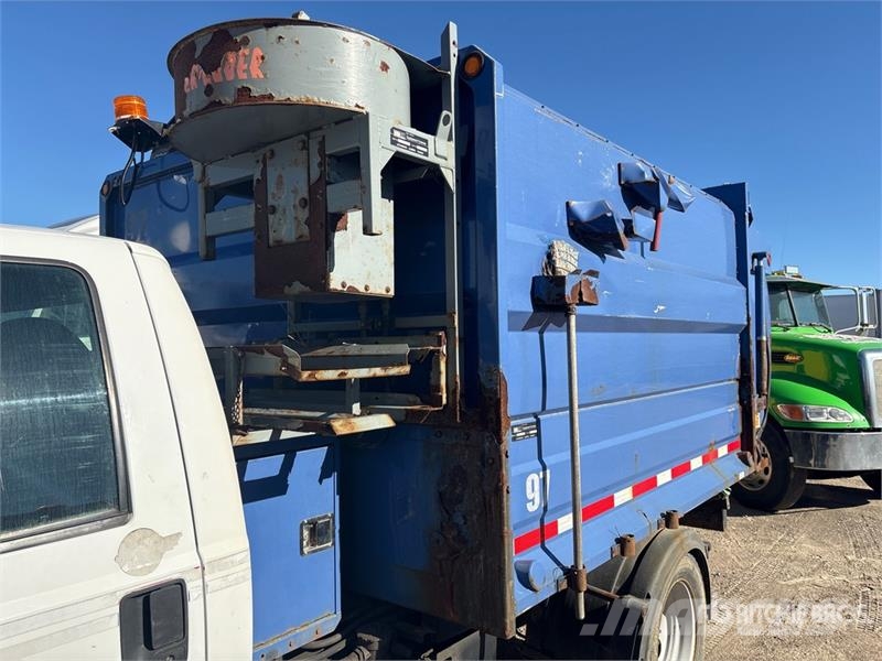 Ford F-550 XL 4x2 Rear Loader Waste Collection Truck (I Камиони за отпадъци