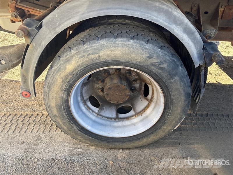 Ford F-550 XL 4x2 Rear Loader Waste Collection Truck (I Камиони за отпадъци