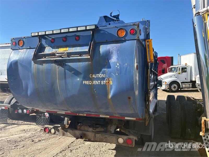 Ford F-550 XL 4x2 Rear Loader Waste Collection Truck (I Камиони за отпадъци