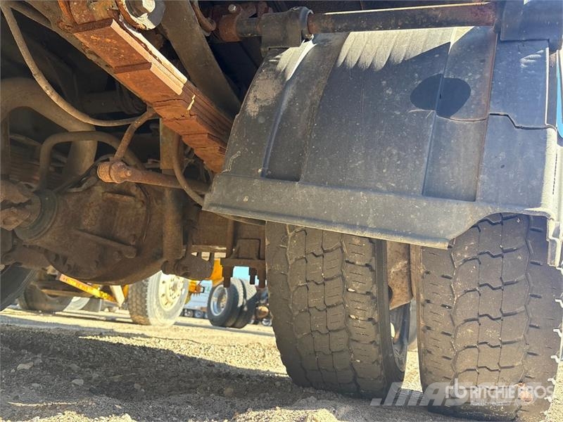 Ford F-550 XL 4x2 Rear Loader Waste Collection Truck (I Камиони за отпадъци