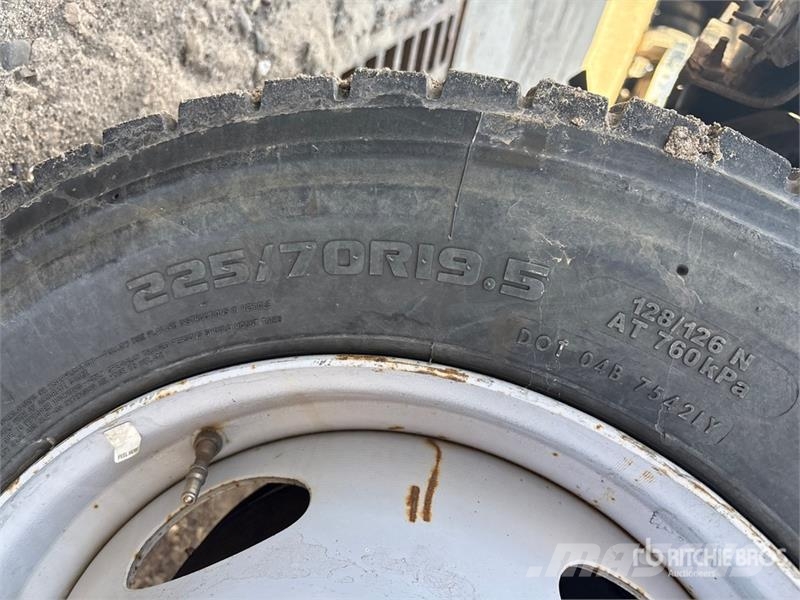 Ford F-550 XL 4x2 Rear Loader Waste Collection Truck (I Камиони за отпадъци
