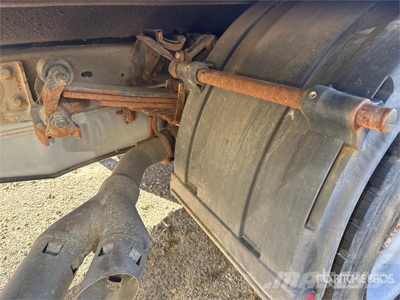 Ford F-550 XL 4x2 Rear Loader Waste Collection Truck (I Камиони за отпадъци