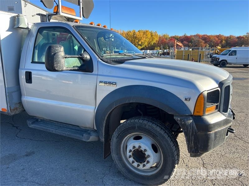 Ford F-550 XL 4x2 Service Truck Pilsētas atkritumvedēji
