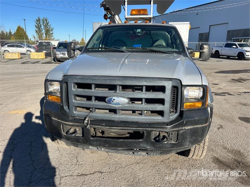 Ford F-550 XL 4x2 Service Truck Pilsētas atkritumvedēji