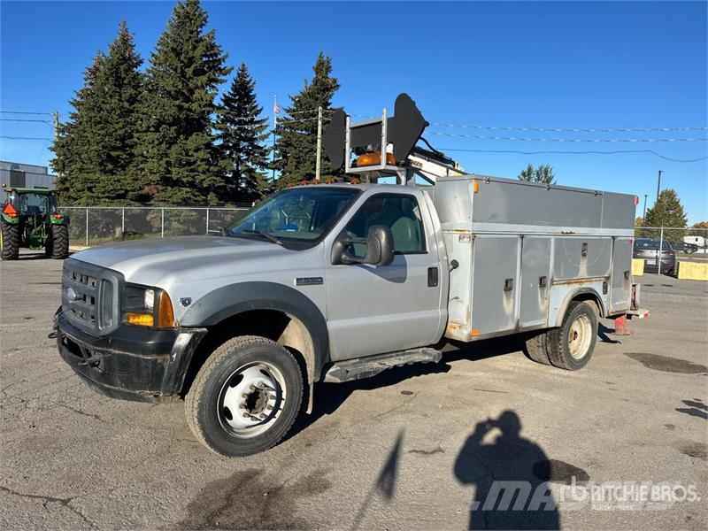 Ford F-550 XL 4x2 Service Truck Pilsētas atkritumvedēji