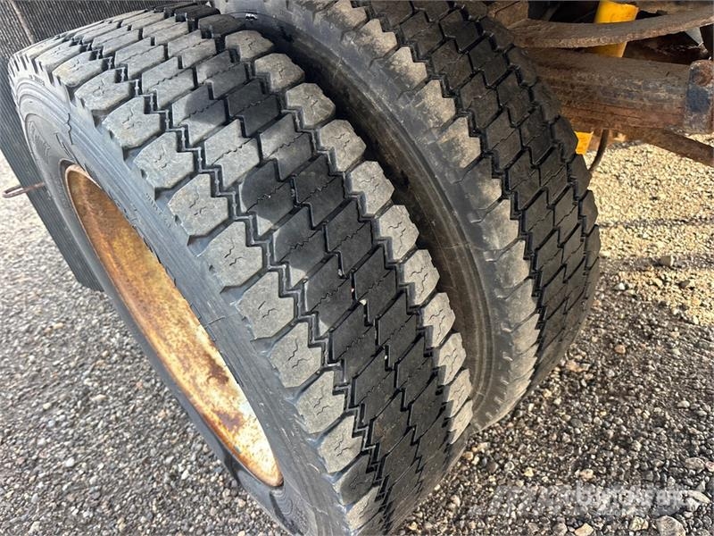Ford F-550 XL 4x4 Crew Cab Flatbed Truck Kamioni sa otvorenim sandukom