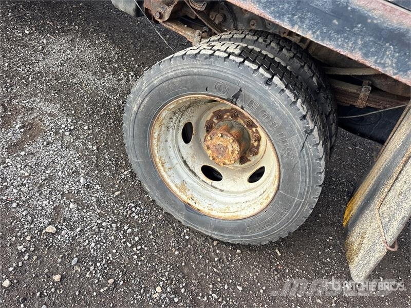 Ford F-550 XL 4x4 Crew Cab Flatbed Truck Kamioni sa otvorenim sandukom