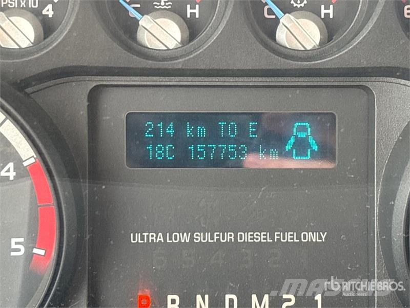 Ford F-550 XL 4x4 Crew Cab Flatbed Truck Kamioni sa otvorenim sandukom