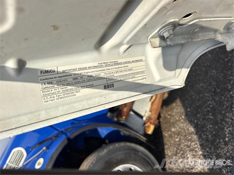 Ford F-550 XL 4x4 Crew Cab Flatbed Truck Kamioni sa otvorenim sandukom