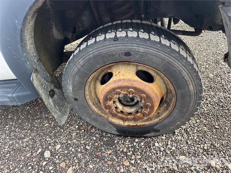 Ford F-550 XL 4x4 Crew Cab Flatbed Truck Kamioni sa otvorenim sandukom