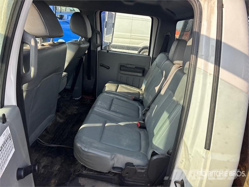 Ford F-550 XL 4x4 Crew Cab Flatbed Truck Kamioni sa otvorenim sandukom