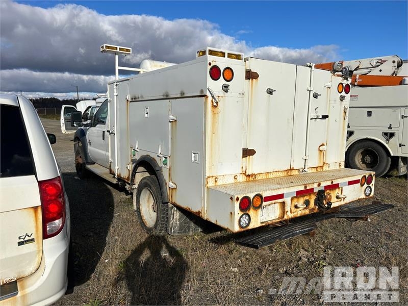 Ford F-550 XL 4x4 Extended Cab Utility Truck Ldv/dropside