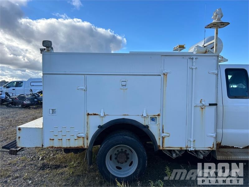 Ford F-550 XL 4x4 Extended Cab Utility Truck Ldv/dropside