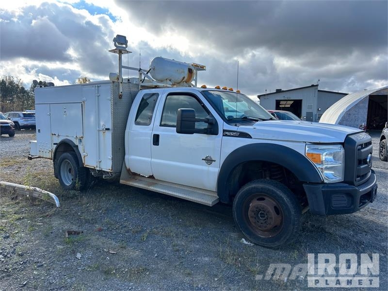 Ford F-550 XL 4x4 Extended Cab Utility Truck Ldv/dropside
