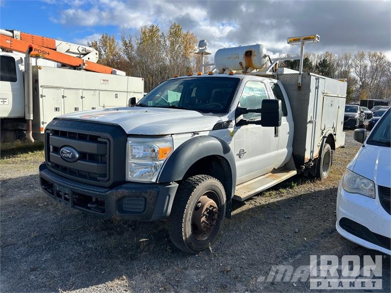 Ford F-550 XL 4x4 Extended Cab Utility Truck Ldv/dropside