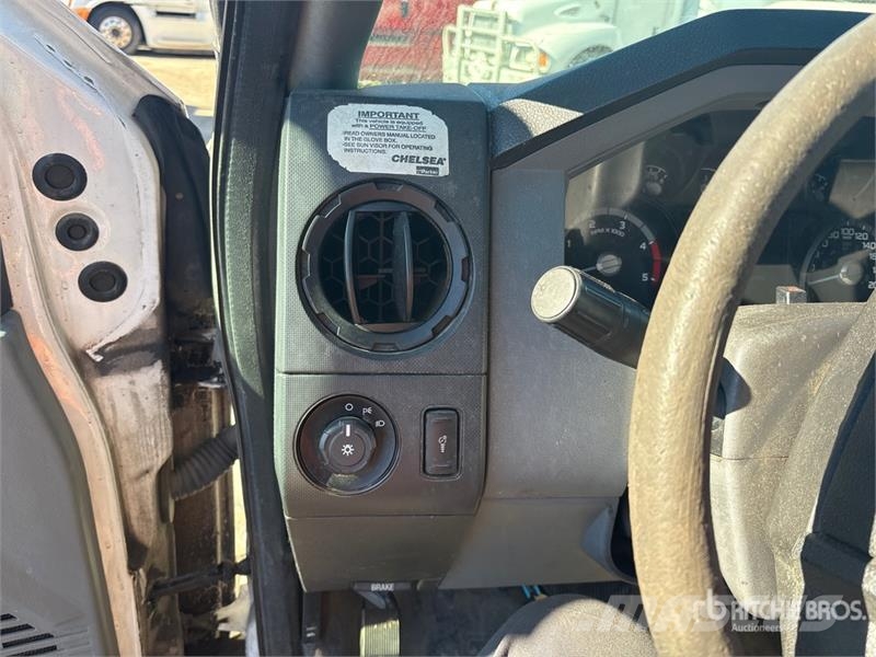 Ford F-550 XL 4x4 Rear Loader Waste Collection Truck (I Kamioni za otpad
