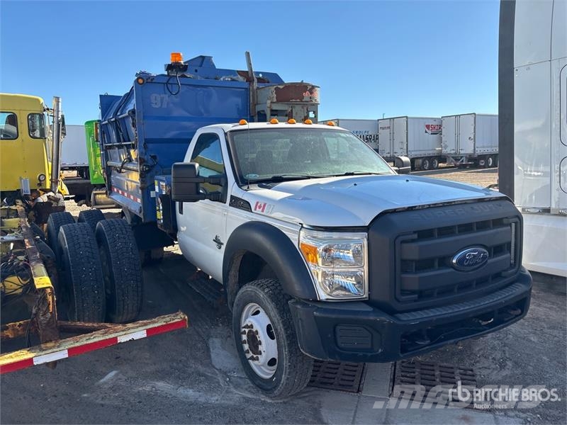 Ford F-550 XL 4x4 Rear Loader Waste Collection Truck (I Kamioni za otpad