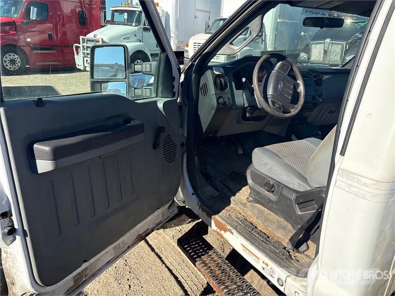 Ford F-550 XL 4x4 Rear Loader Waste Collection Truck (I Kamioni za otpad
