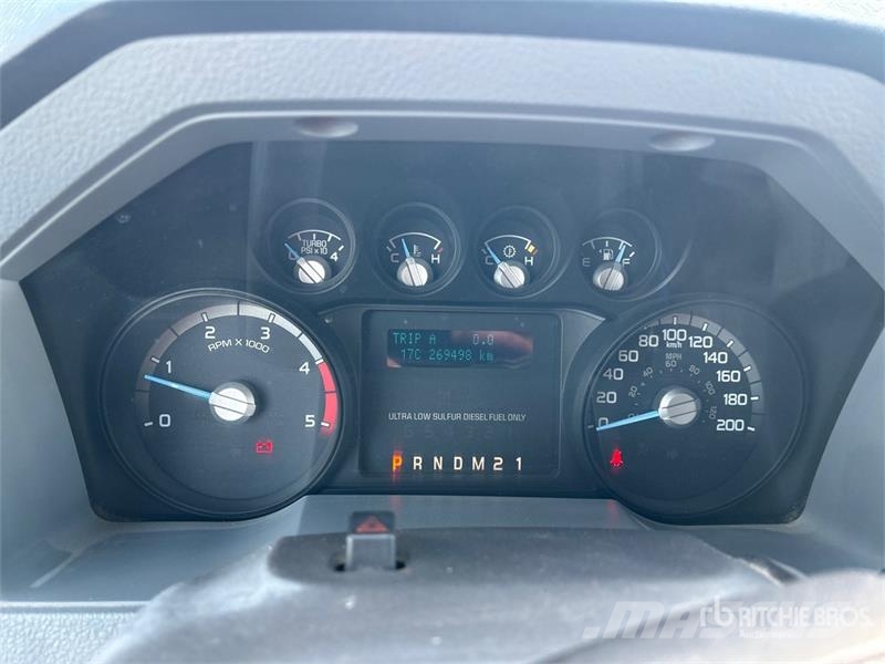 Ford F-550 XLT 4x2 Extended Cab Utility Truck Pikapai / Bortiniai sunkvežimiai