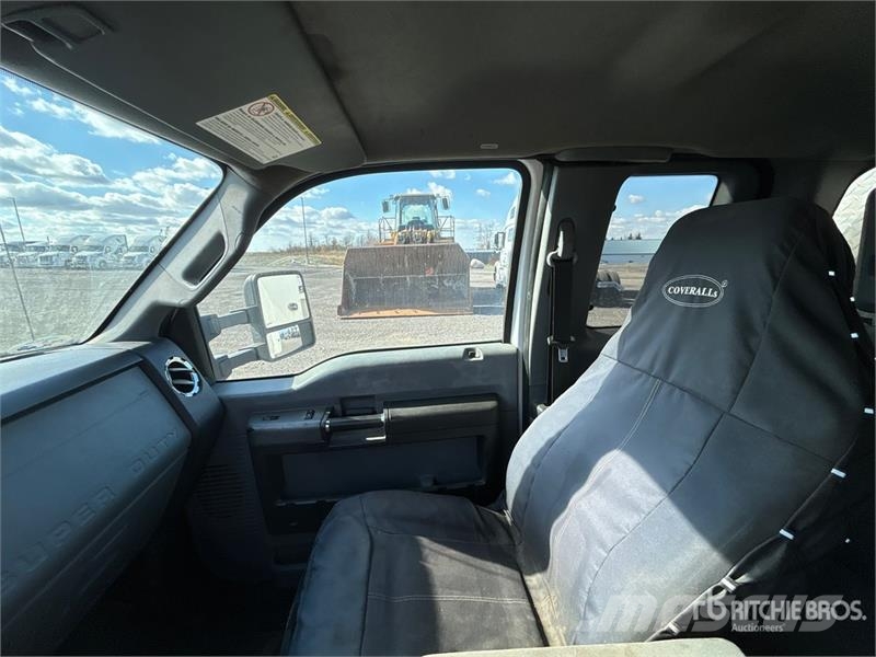Ford F-550 XLT 4x2 Extended Cab Utility Truck Pikapai / Bortiniai sunkvežimiai