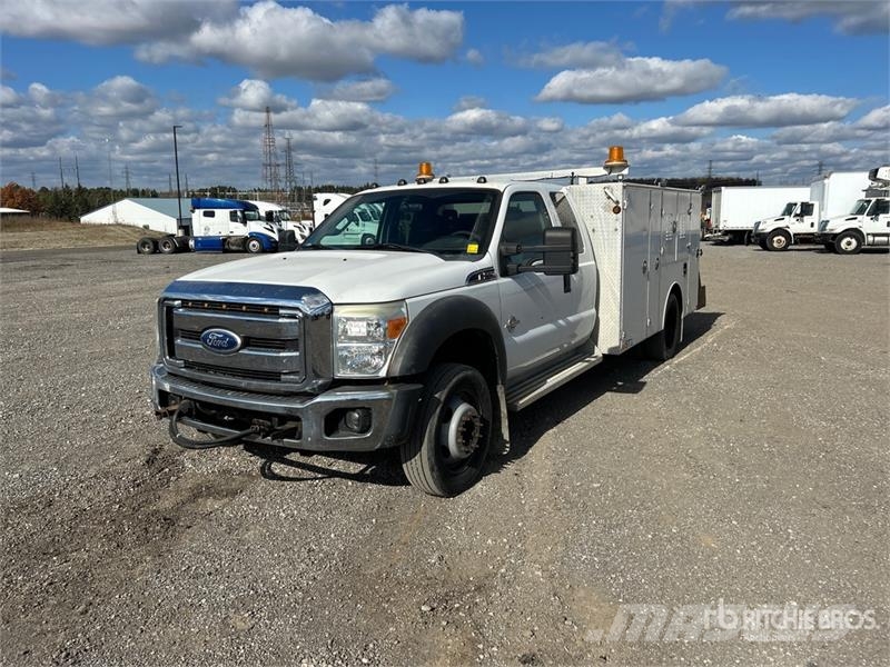 Ford F-550 XLT 4x2 Extended Cab Utility Truck Pikapai / Bortiniai sunkvežimiai