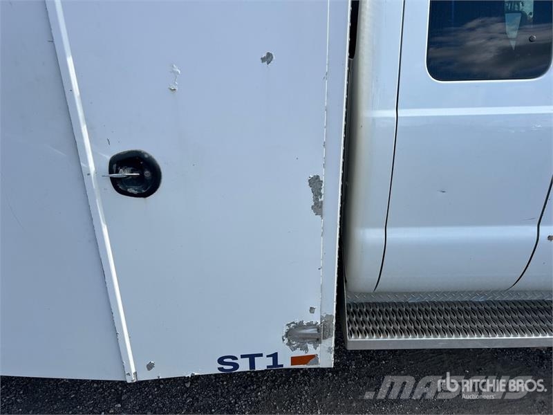 Ford F-550 XLT 4x2 Extended Cab Utility Truck Pikapai / Bortiniai sunkvežimiai