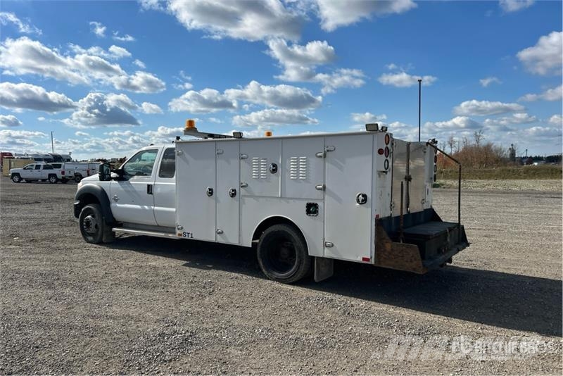 Ford F-550 XLT 4x2 Extended Cab Utility Truck Pikapai / Bortiniai sunkvežimiai
