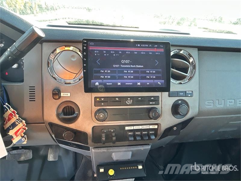 Ford F-550 XLT 4x2 Extended Cab Utility Truck Pikapai / Bortiniai sunkvežimiai