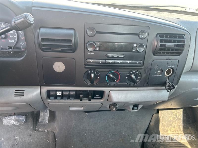 Ford F-550 XLT 4x2 Tow Truck (Inoperable) Грузовые эвакуаторы