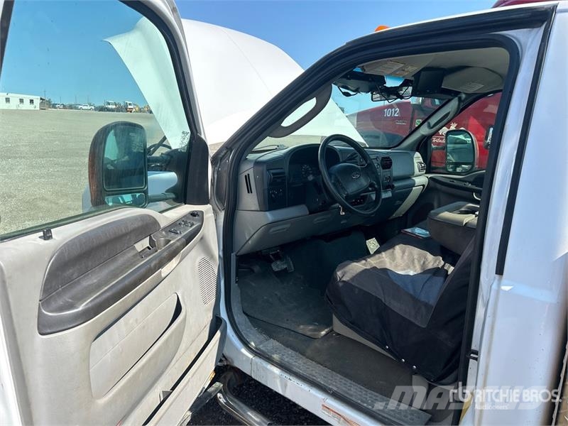 Ford F-550 XLT 4x2 Tow Truck (Inoperable) Грузовые эвакуаторы