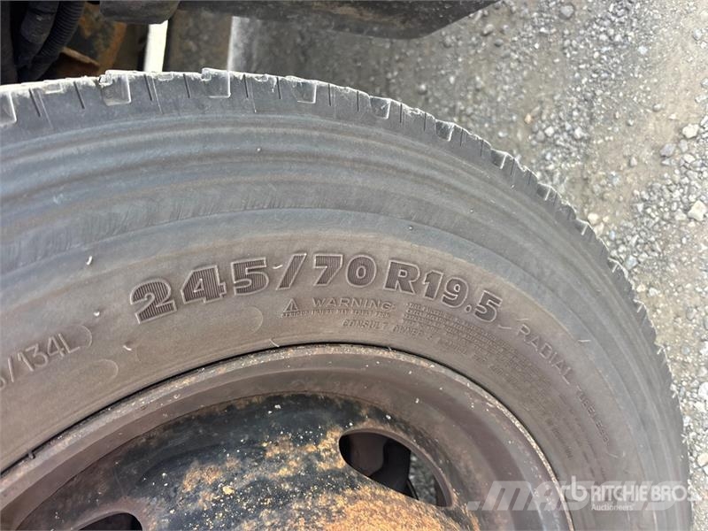 Ford F-550 XLT 4x4 Crew Cab Service Truck Komunalna vozila