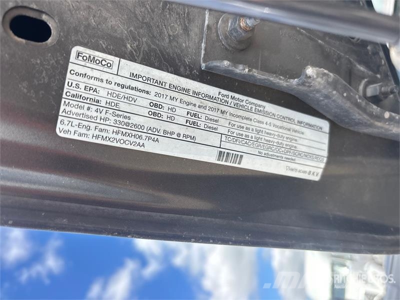 Ford F-550 XLT 4x4 Crew Cab Service Truck Komunalna vozila