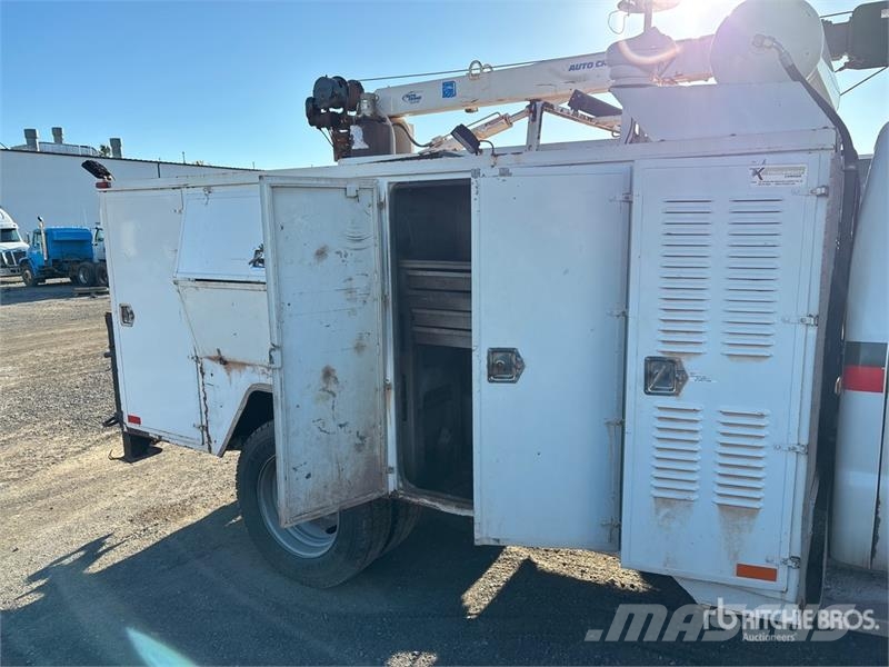 Ford F-550 XLT 4x4 Crew Cab Service Truck (Inoperable) Camiões Municipais / Uso Geral