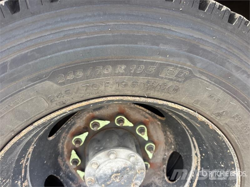 Ford F-550 XLT 4x4 Crew Cab Service Truck Komunalna vozila