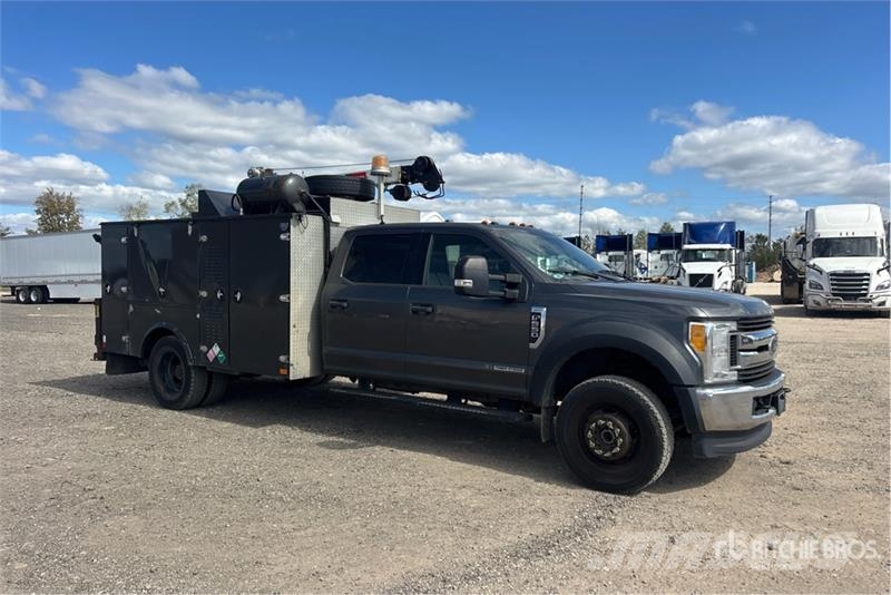 Ford F-550 XLT 4x4 Crew Cab Service Truck Komunalna vozila