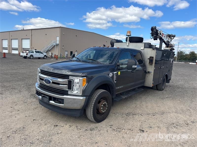 Ford F-550 XLT 4x4 Crew Cab Service Truck Komunalna vozila