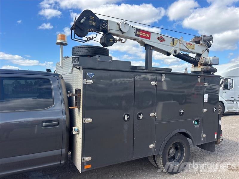Ford F-550 XLT 4x4 Crew Cab Service Truck Komunalna vozila
