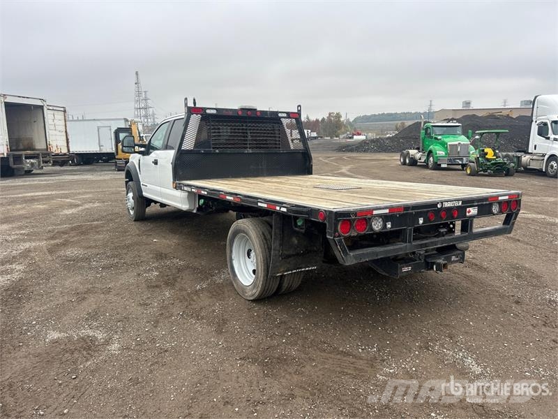 Ford F-550 XLT 4x4 Crew Cab Flatbed Truck Flatbed / Dropside trucks