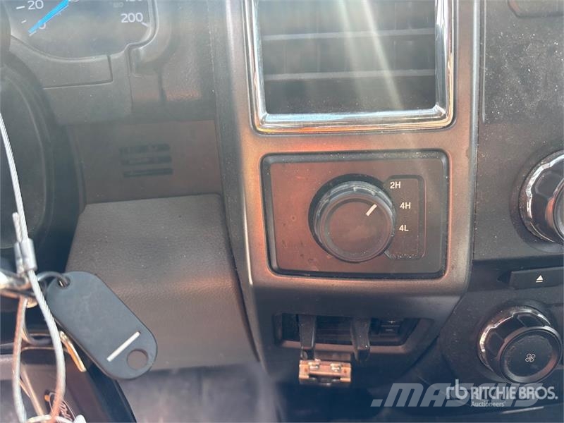 Ford F-550 XLT 4x4 Crew Cab Service Truck Komunalna vozila