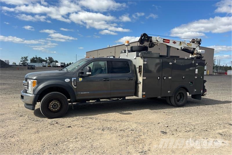 Ford F-550 XLT 4x4 Crew Cab Service Truck Komunalna vozila