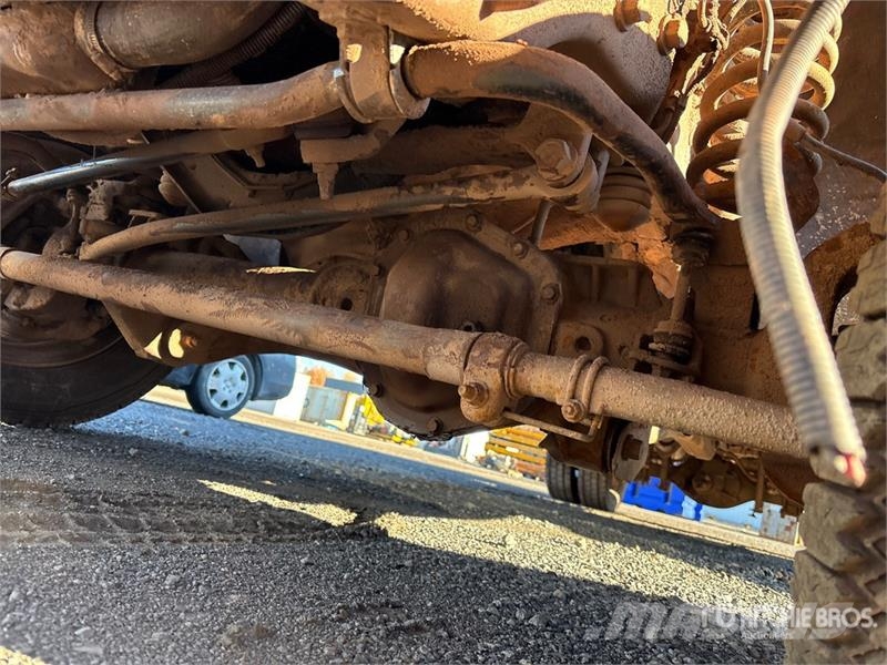 Ford F-550 XLT 4x4 Crew Cab Service Truck (Inoperable) Camiões Municipais / Uso Geral