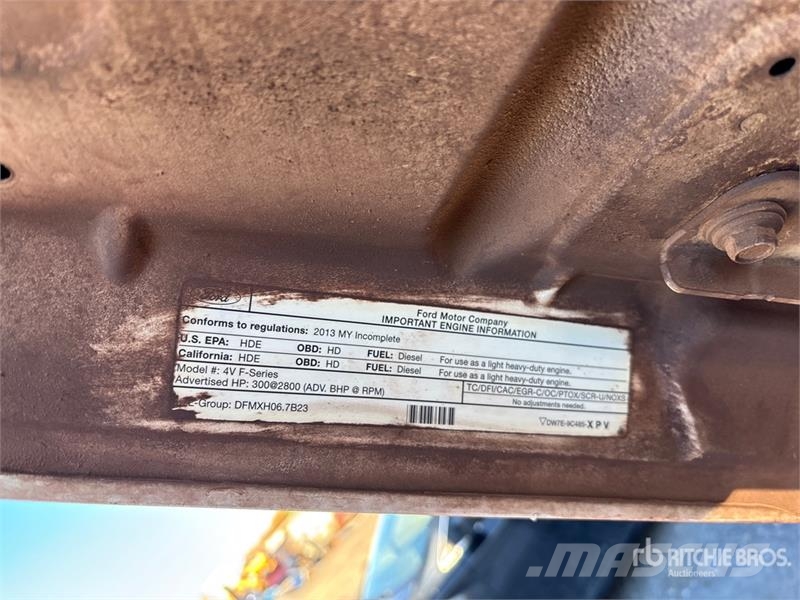 Ford F-550 XLT 4x4 Crew Cab Service Truck (Inoperable) Camiões Municipais / Uso Geral