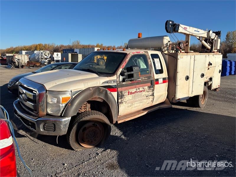 Ford F-550 XLT 4x4 Crew Cab Service Truck (Inoperable) Camiões Municipais / Uso Geral
